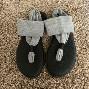 Gray Sanuks